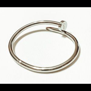 Nail love bracelet